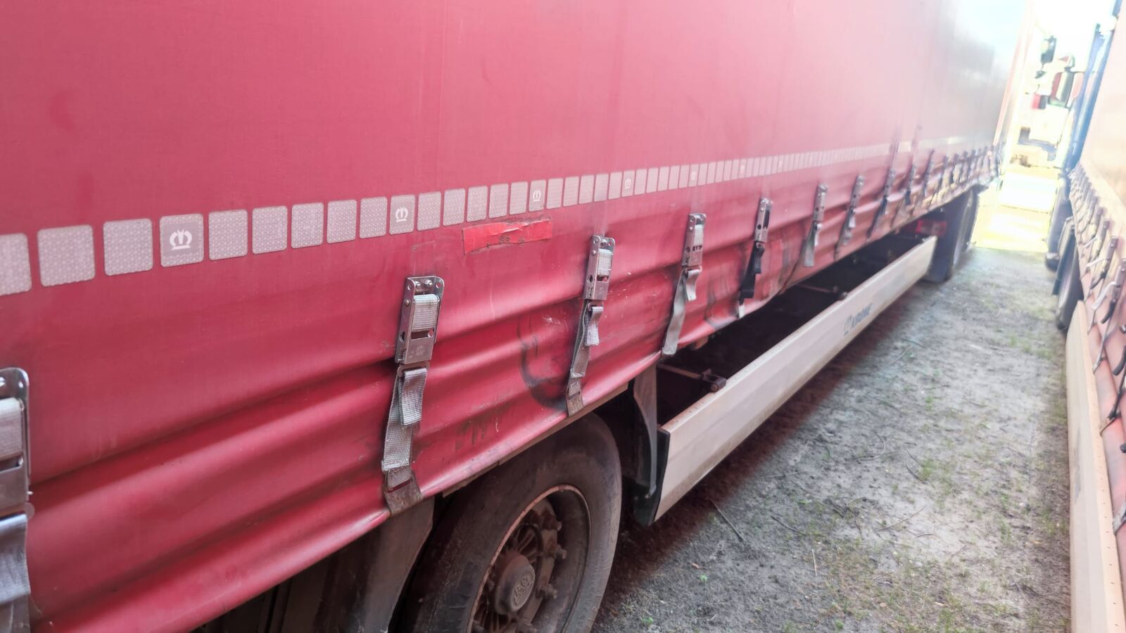 نصف مقطورة ستائر منزلقة Krone SE Varios Curtain Side Tarpaulin 1 Axle Semi-Trailer