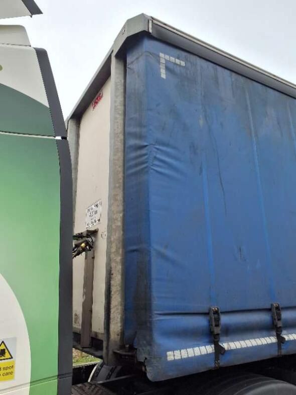 SDC Curtainsider Trailer poluprikolica sa kliznim ceradom