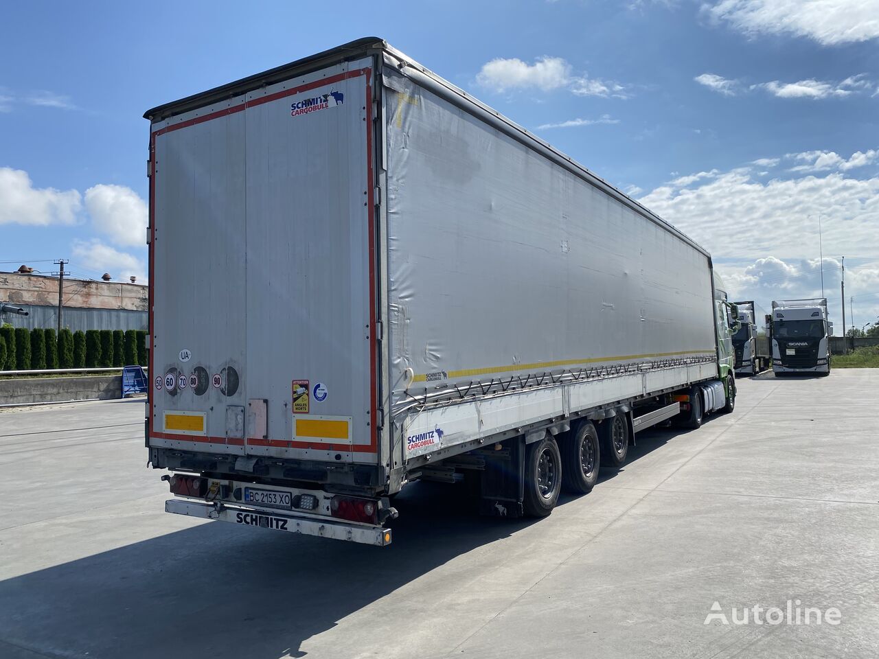 Schmitz curtain side semi-trailer