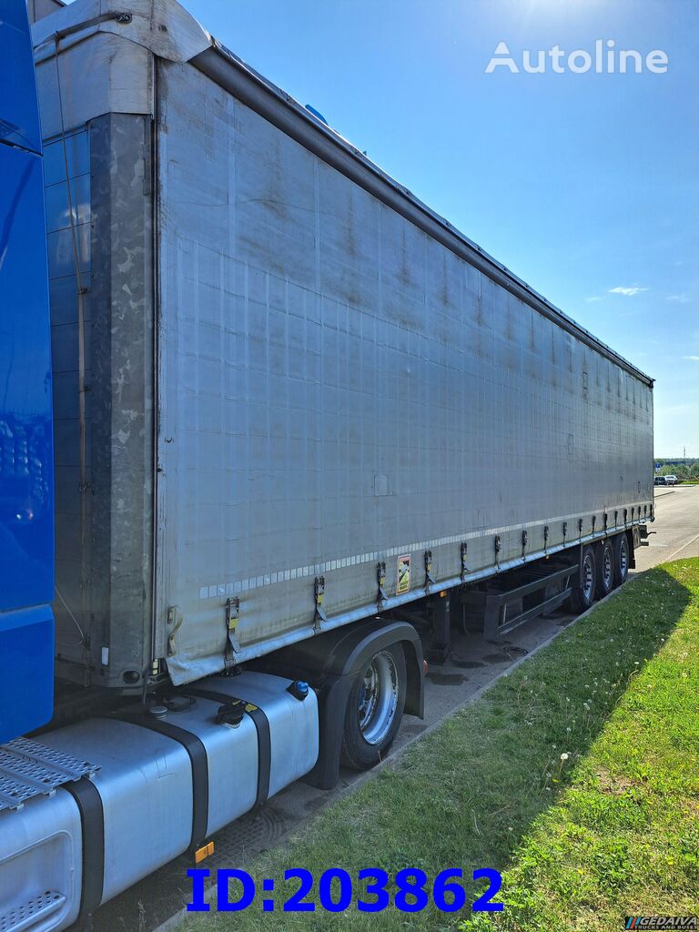 Schmitz Cargobull curtain side semi-trailer