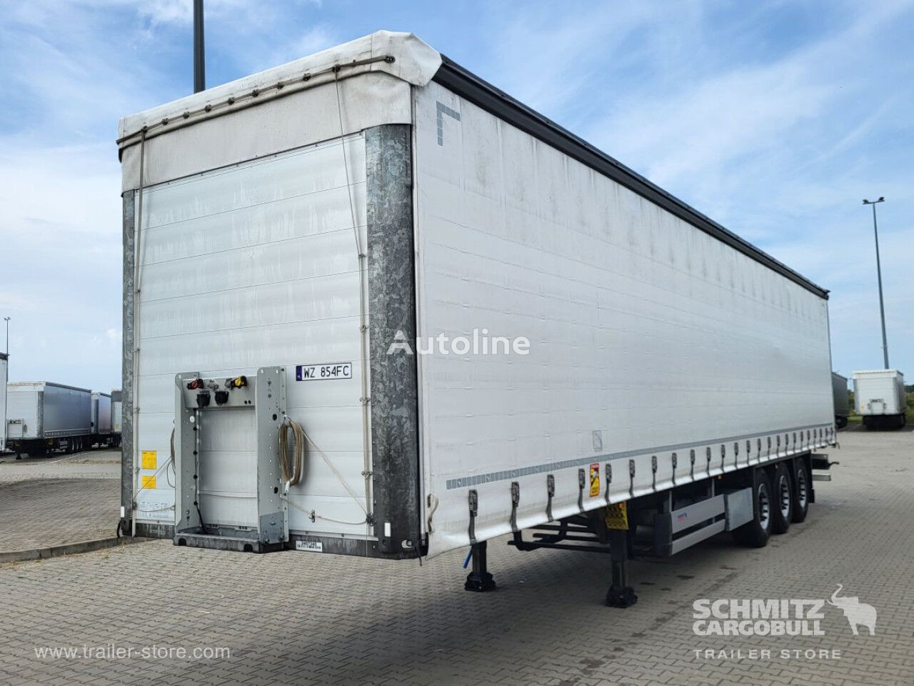 Schmitz Cargobull curtain side semi-trailer