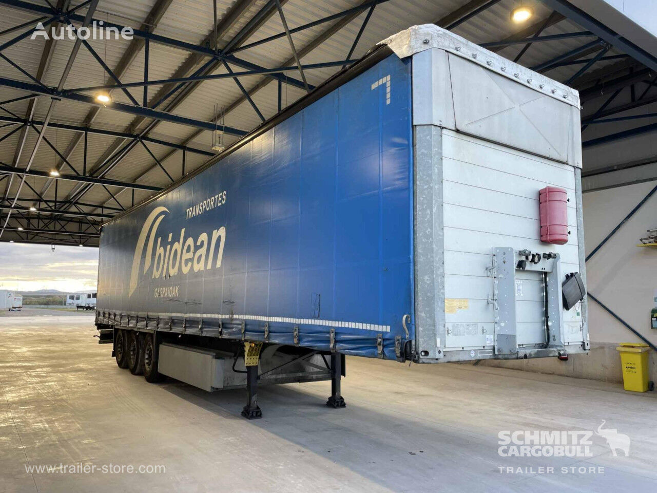 Schmitz Cargobull curtain side semi-trailer