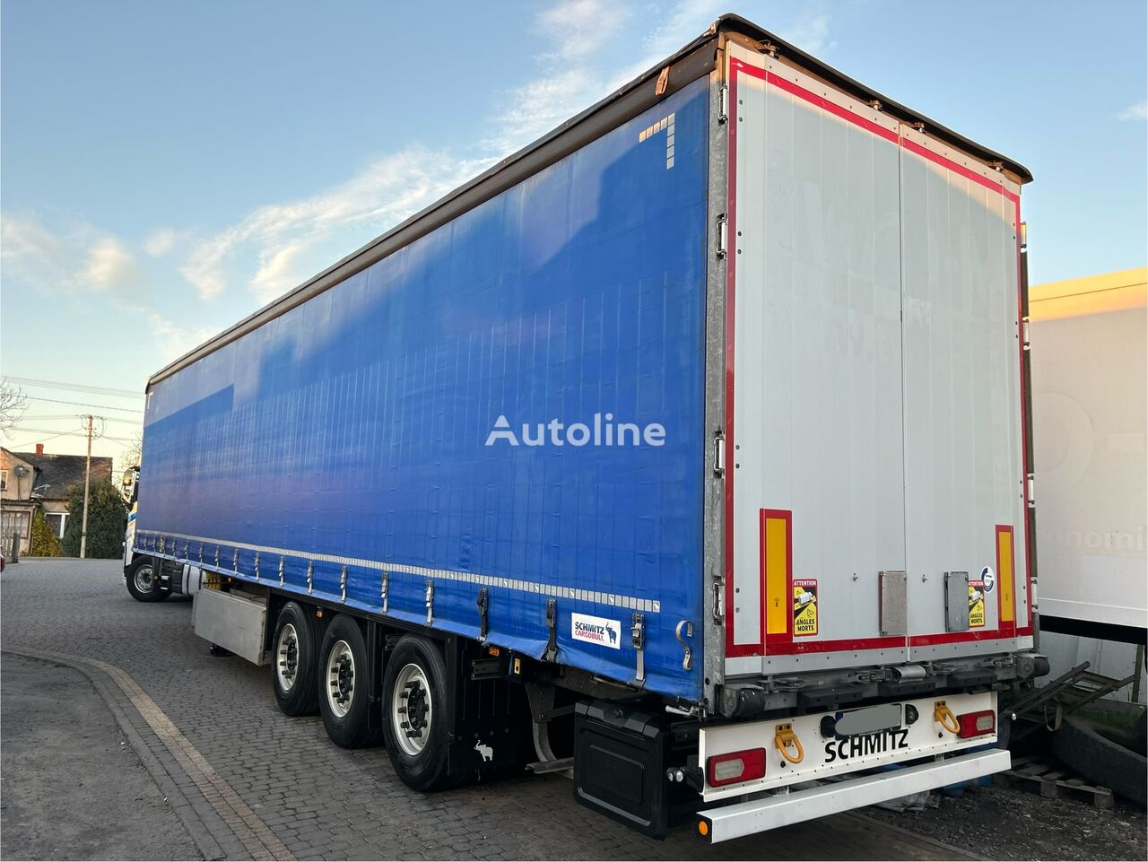 Schmitz Cargobull 2x lift axle STANDARD 2018 PALLETE BOX Tires 80% poluprikolica sa kliznim ceradom