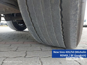 带侧帘半挂车 Schmitz Cargobull Curtainsider Mega