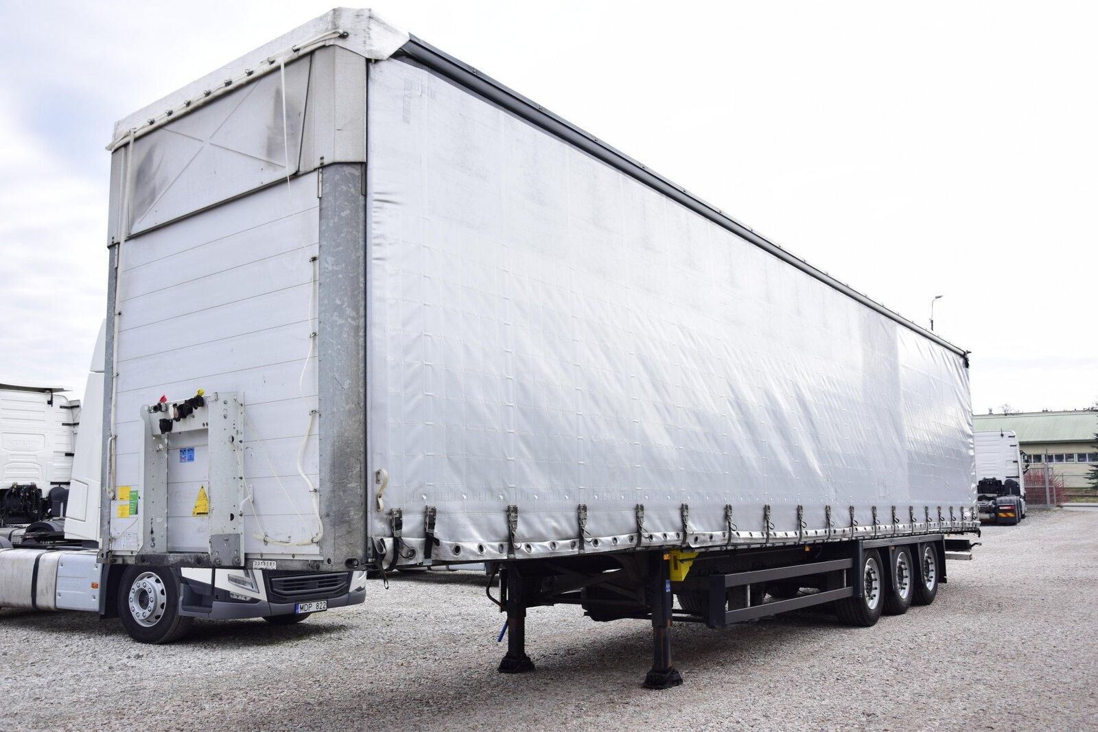 Schmitz Cargobull SCS24 curtain side semi-trailer