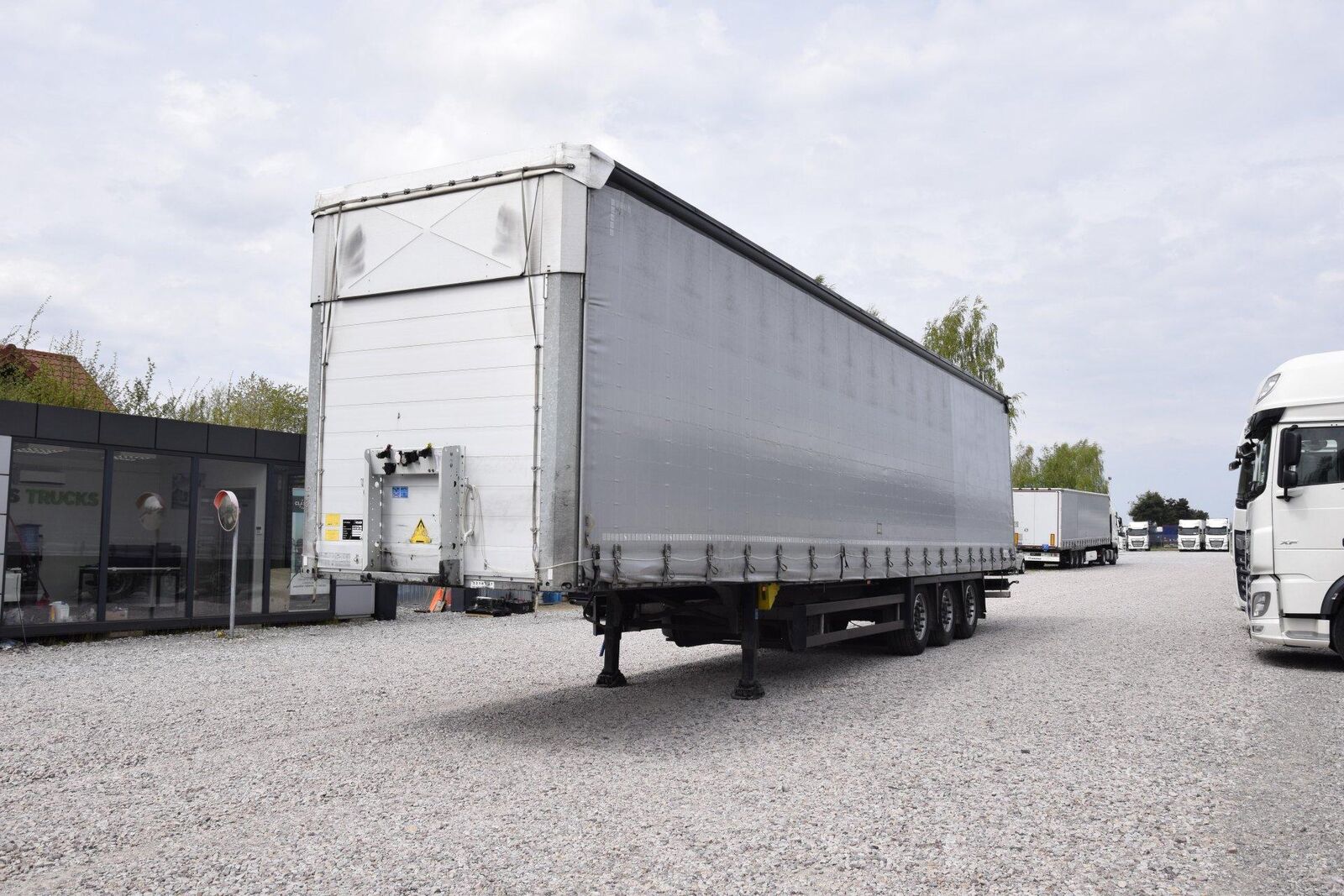 Schmitz Cargobull SCS24 Standart Curtainsider Varios, ARM, ALU, LR curtain side semi-trailer