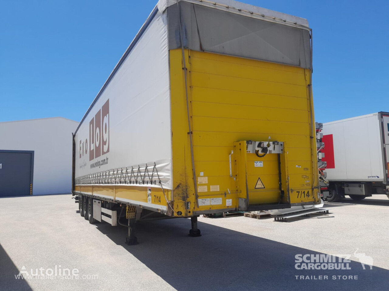 Schmitz Curtainsider Varios curtain side semi-trailer