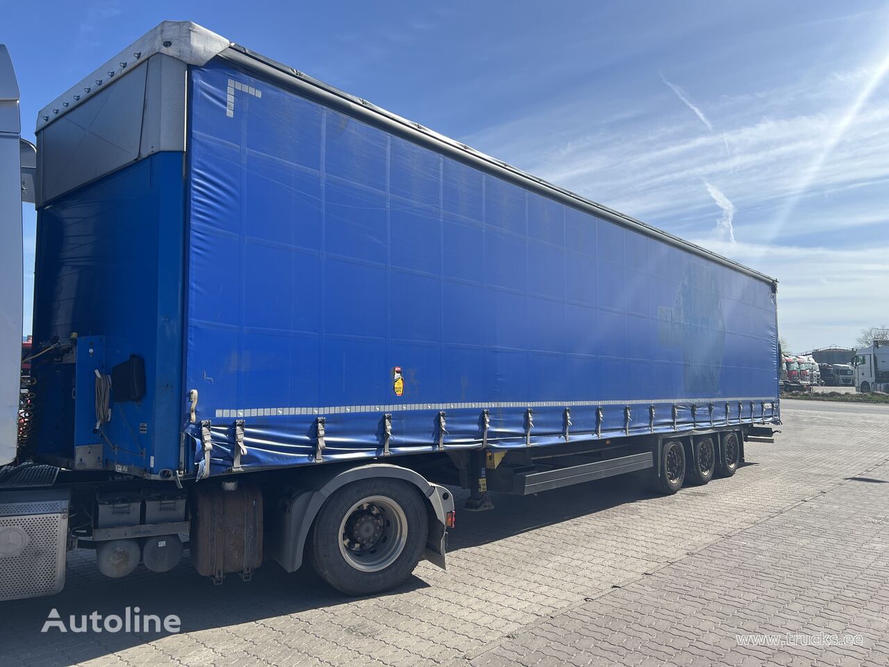 Schmitz SCB S3T curtain side semi-trailer