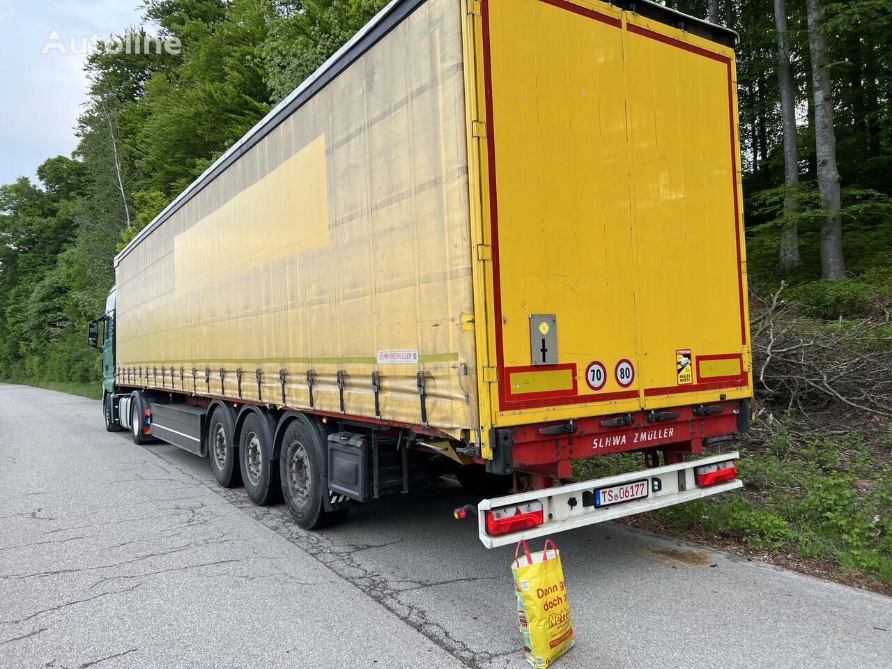 Schwarzmüller J-SERIE JOLODA. PALETTENKASTEN. PAPIERAUFLIEGER. XL ZERTIFIKAT. curtain side semi-trailer