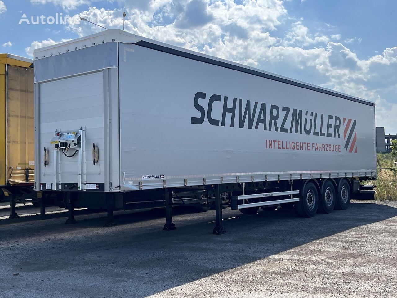 new Schwarzmüller Power Line, 5554kg, SAF axle lift, Goodyear curtain side semi-trailer