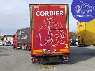 مقطورة ستارة Fruehauf