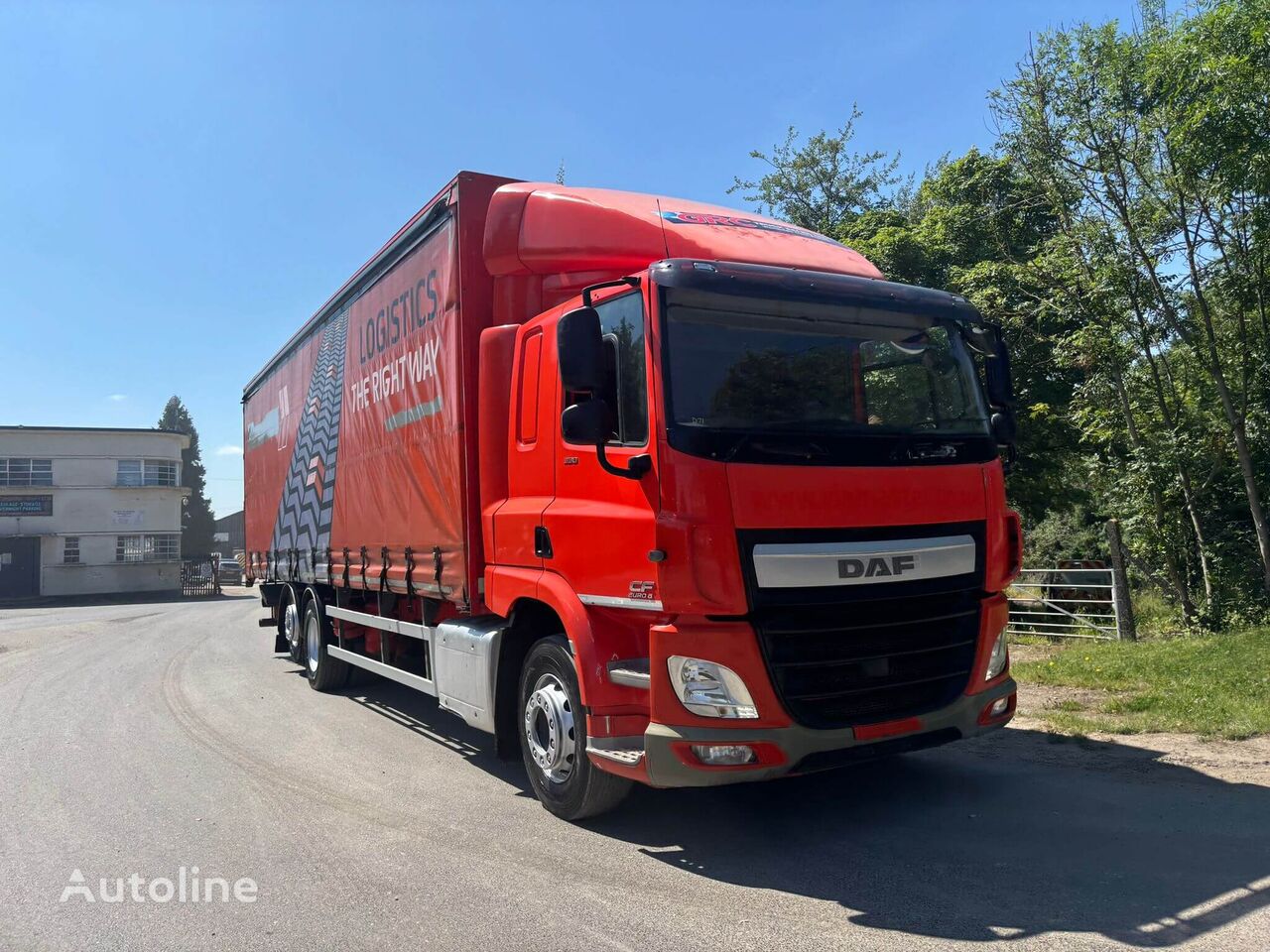 DAF CF 330 camión con lona corredera