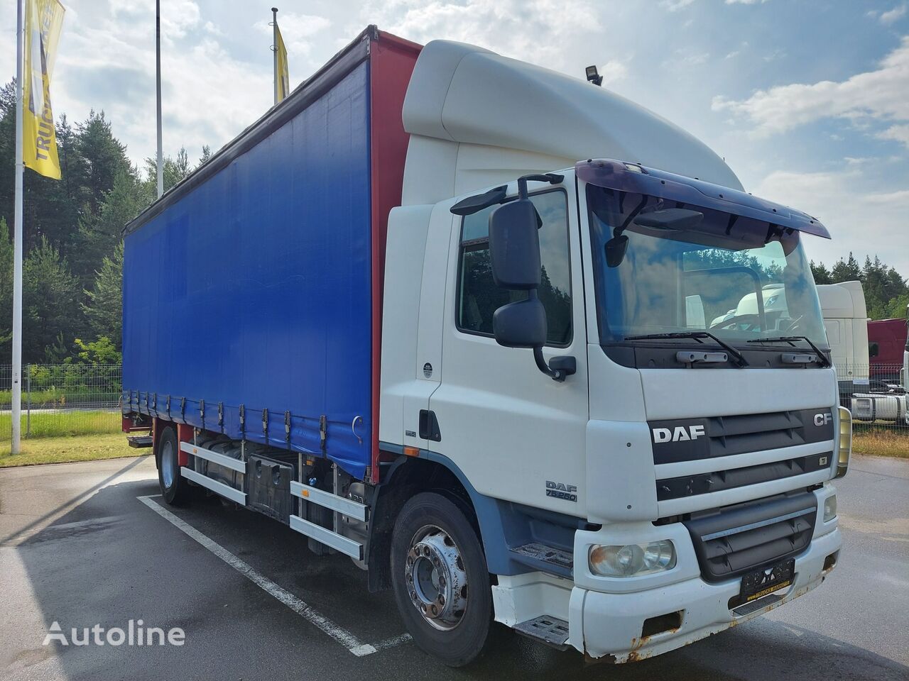 DAF CF 75.250 camión con lona corredera