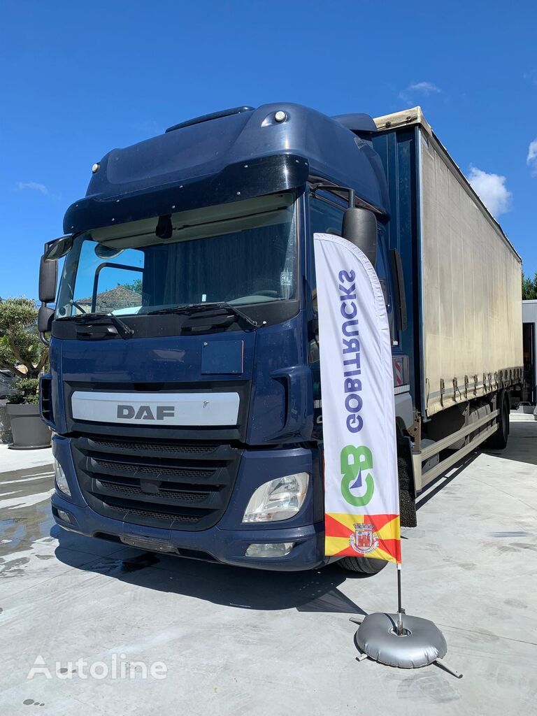 DAF CF370 curtainsider truck