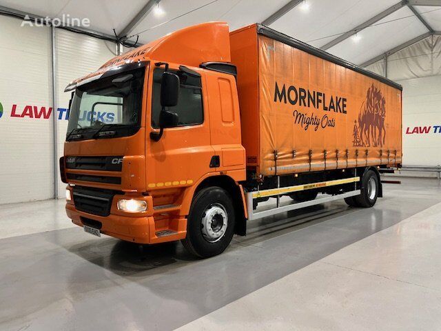 DAF CF65 220  camión con lona corredera