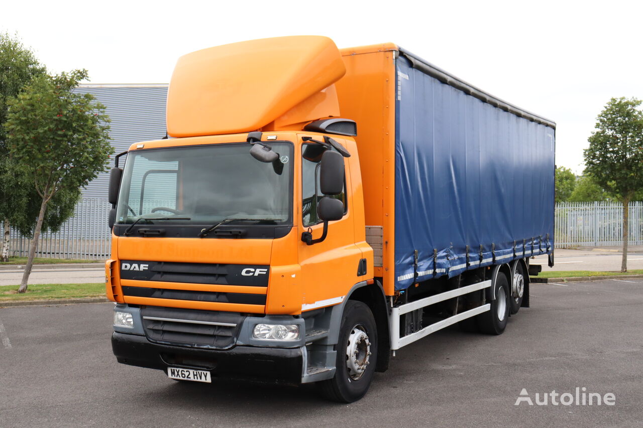 camion rideaux coulissants DAF CF75 310 6X2 REARLIFT 28FT CURTAINSIDE (2012)