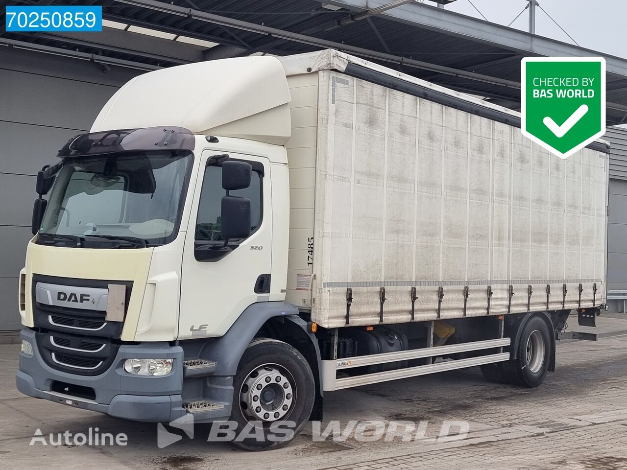 camião com lona deslizante DAF LF 320 4X2 German Truck 19t ACC DayCab LBW