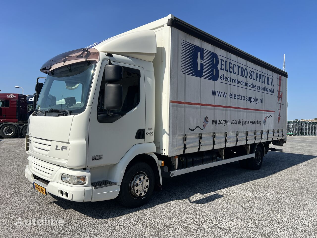 DAF LF 45.220, 12Ton, Euro 5 camión con lona corredera