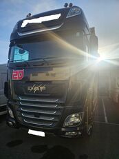 DAF XF 530 SUPERSPACE CAB 6X2 TAULINER kamion sa klizna zavesa cerada