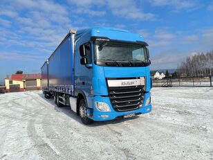 cami&atilde;o com lona deslizante DAF XF460 + reboque com cortina lateral