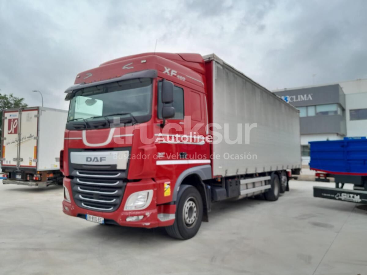 грузовик штора DAF XF460.26 ejes 6x2*4