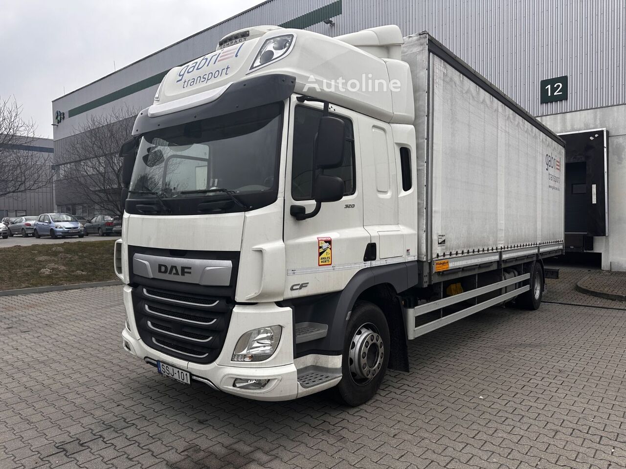 camião com lona deslizante DAF cf 320