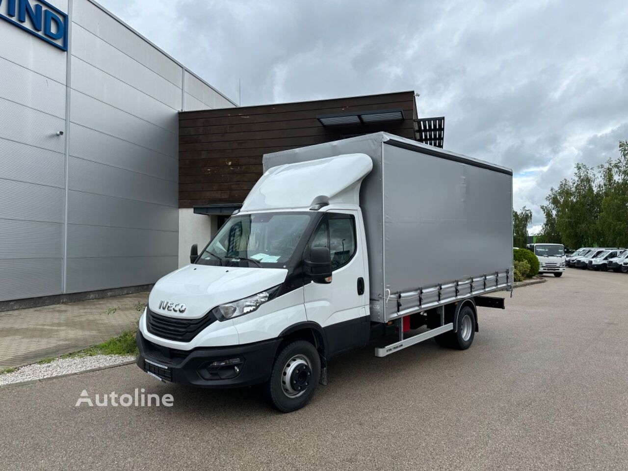 شاحنة ذات أغطية جانبية IVECO Daily 70C18