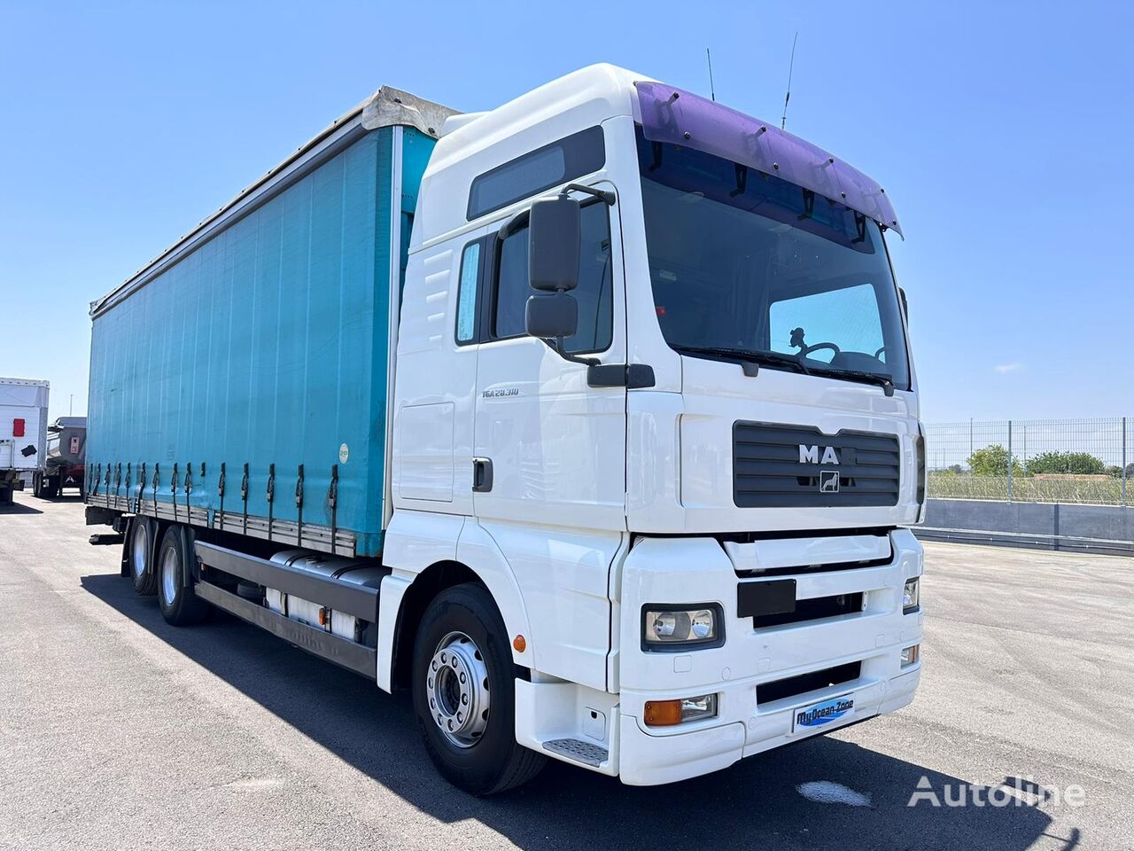 MAN 28.314 curtainsider truck