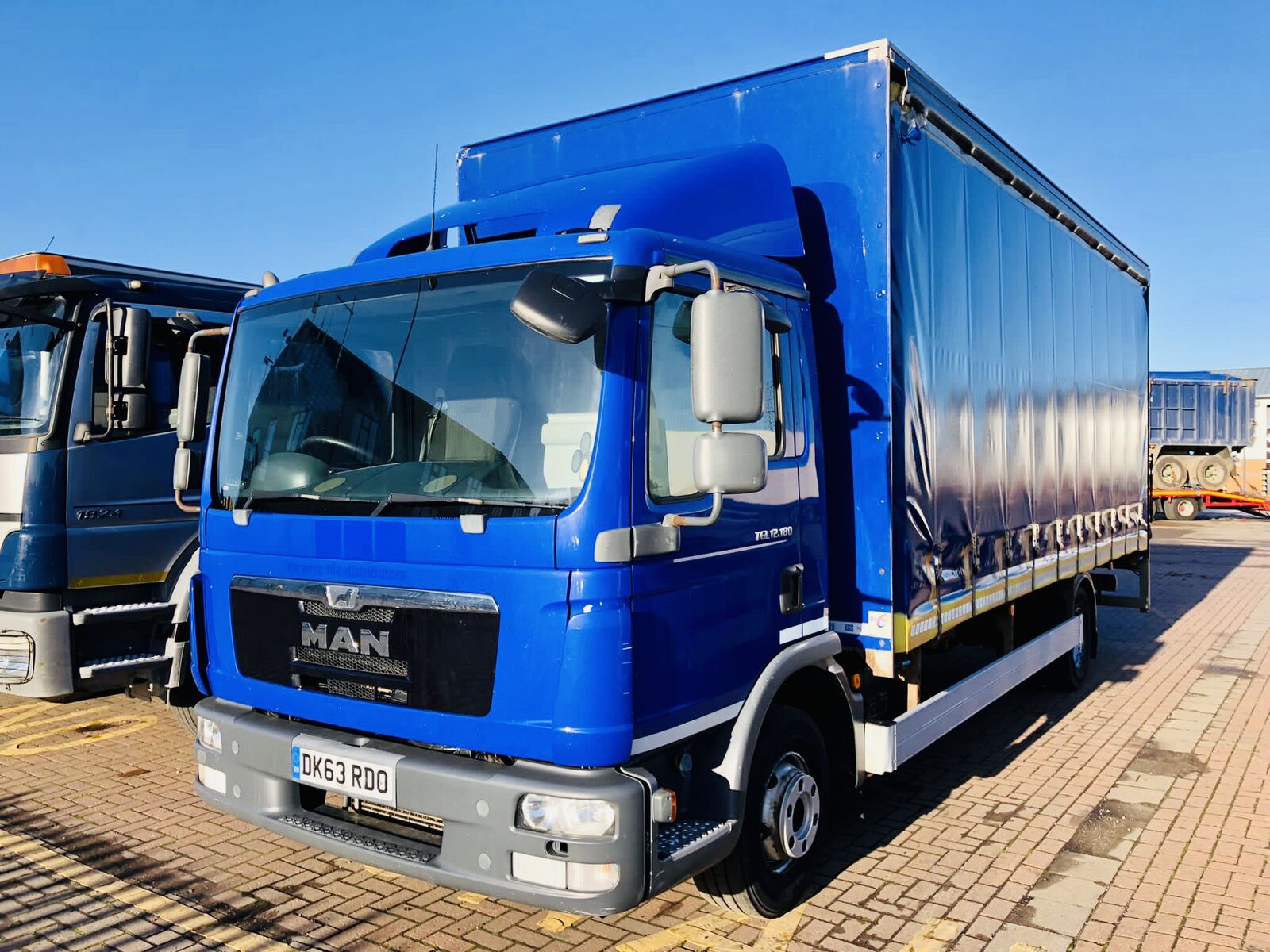 MAN TGL 12.180 plandeka / firanka / kontener / RHD Anglik curtainsider truck