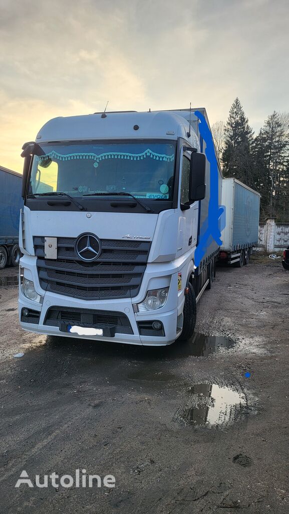 Mercedes-Benz Actros 2545 függönyponyvás tehergépkocsi