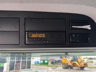 Mercedes-Benz Antos 1827 4X2 EURO 6 + ZEPRO 2500KG LIFT curtainsider truck for sale - Image 20 | Autoline Mercedes-Benz Antos 1827 4X2 EURO 6 + ZEPRO 2500KG LIFT curtainsider truck | Image 20 - Autoline