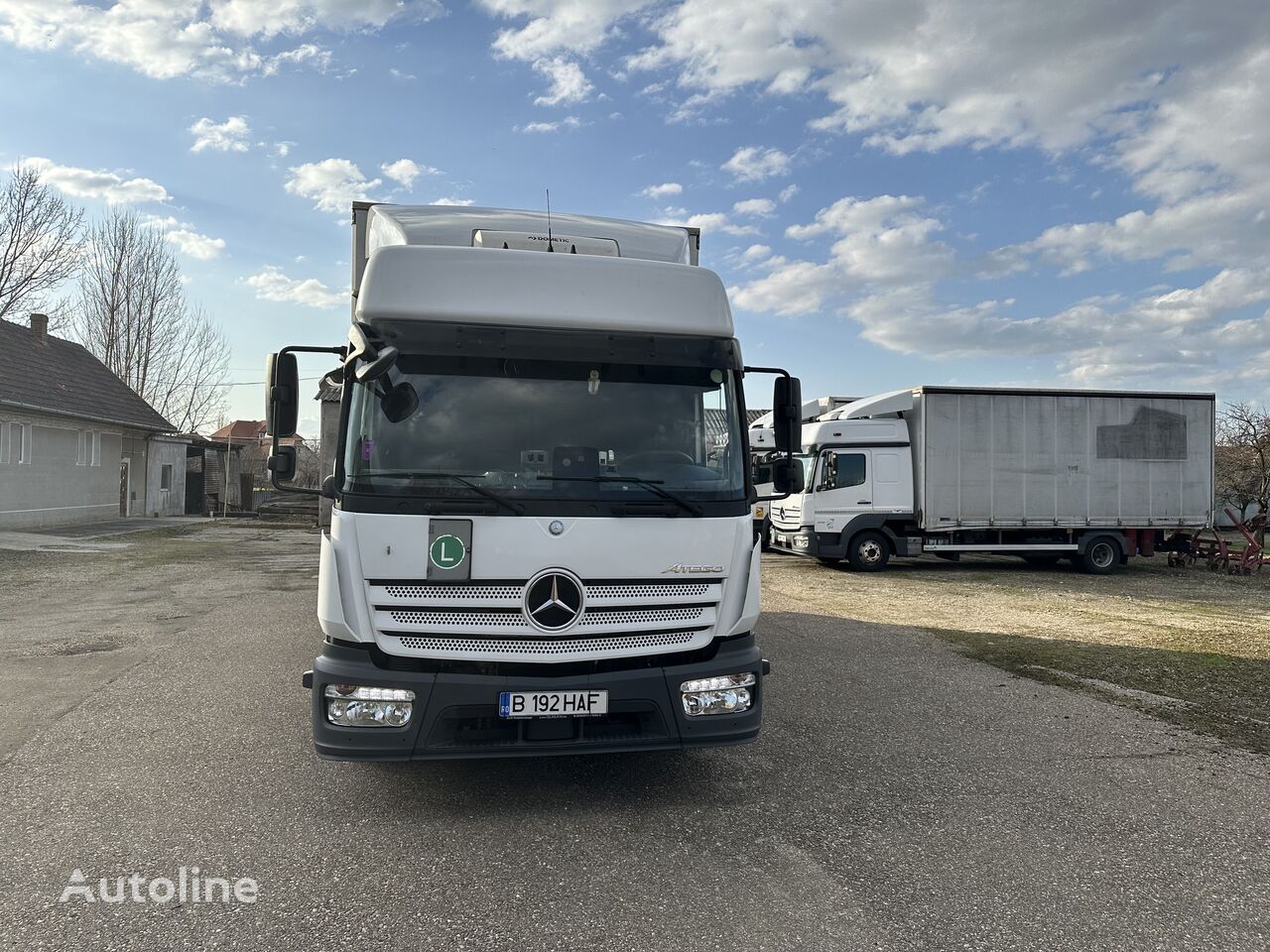 вантажівка шторна Mercedes-Benz Atego 818