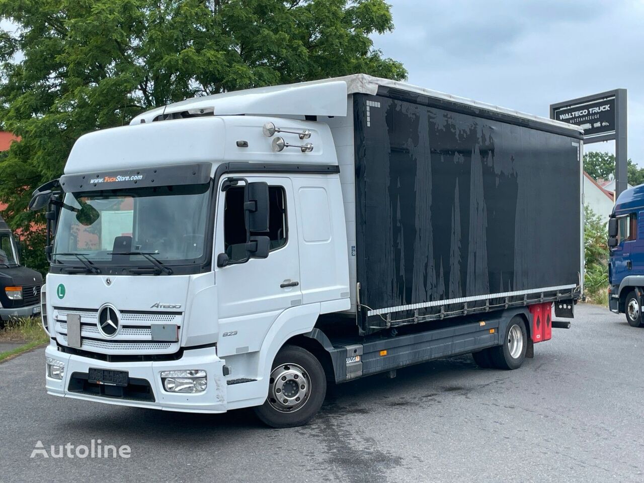 Mercedes-Benz Atego 823 curtainsider truck