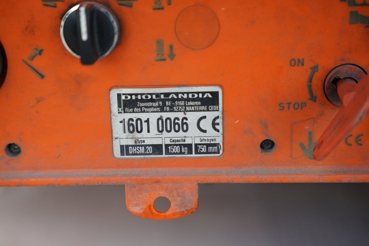 Renault D 26 WIDE / 6x2 / SCHIEBEPLANE - 8,5 M / SOLO / LADEBORDWAND DHOLLANDIA -