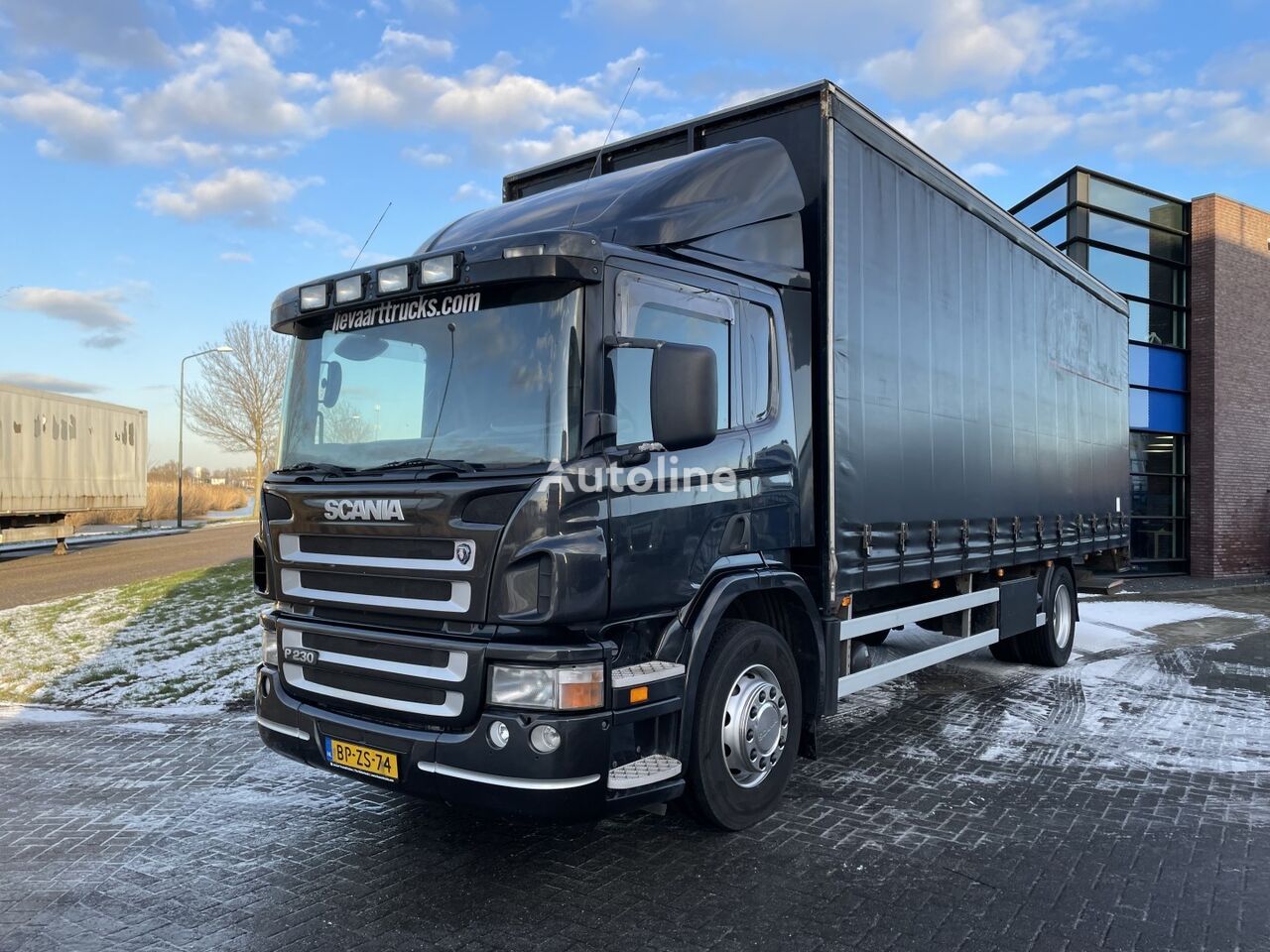 Scania P 230 DB4X2MNA Schiebeplanen-LKW