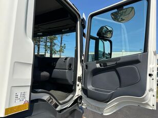 Venta de Scania P410 8x4 TRIDEM PRITSCHE PLANE + KRAN HIAB 244 EP-4 HIDUO - RETA camión con lona corredera - Imagen 36 | Autoline UY Scania P410 8x4 TRIDEM PRITSCHE PLANE + KRAN HIAB 244 EP-4 HIDUO - RETA camión con lona corredera | Imagen 36 - Autoline