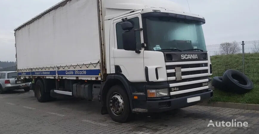 شاحنة ذات أغطية جانبية Scania P94