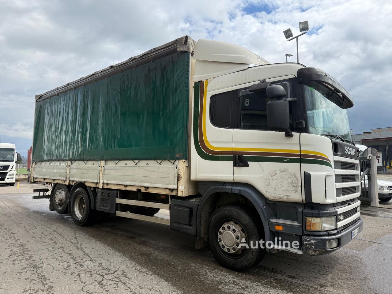 Scania R114GB-6X2NA340 camión con lona corredera