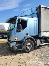 cami&atilde;o com lona deslizante Volvo FE320-26