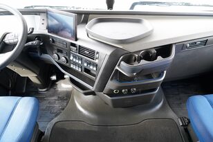 Volvo FH 500 / 6x2 / FIRANKA - 7,7 m / 2023 / KLIMA POSTOJOWA / WECON curtainsider truck for sale - Image 38 | Autoline HK Volvo FH 500 / 6x2 / FIRANKA - 7,7 m / 2023 / KLIMA POSTOJOWA / WECON curtainsider truck | Image 38 - Autoline