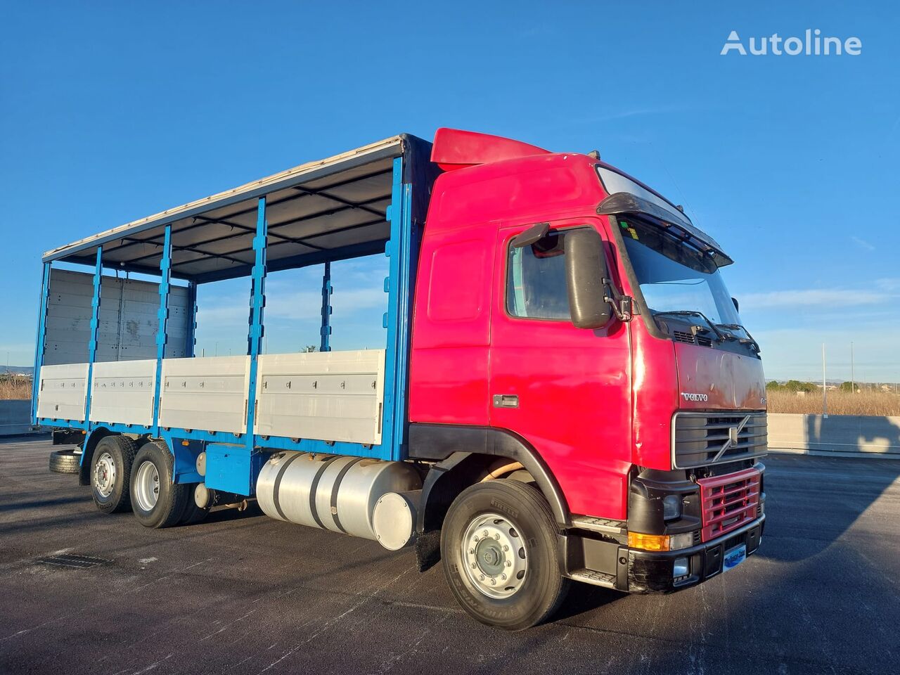 Volvo FH12 420 curtainsider truck