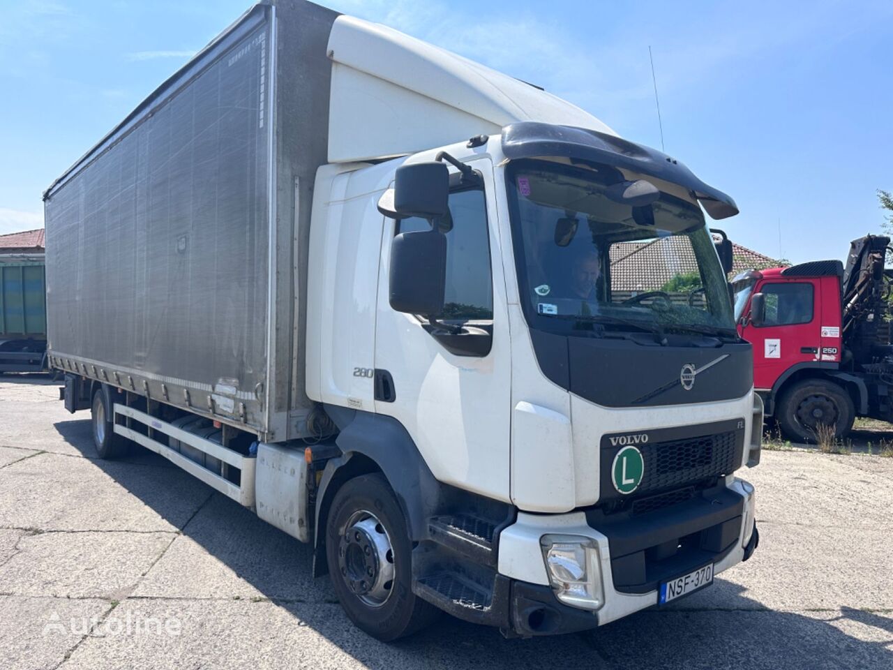 Volvo FL 280 camión con lona corredera