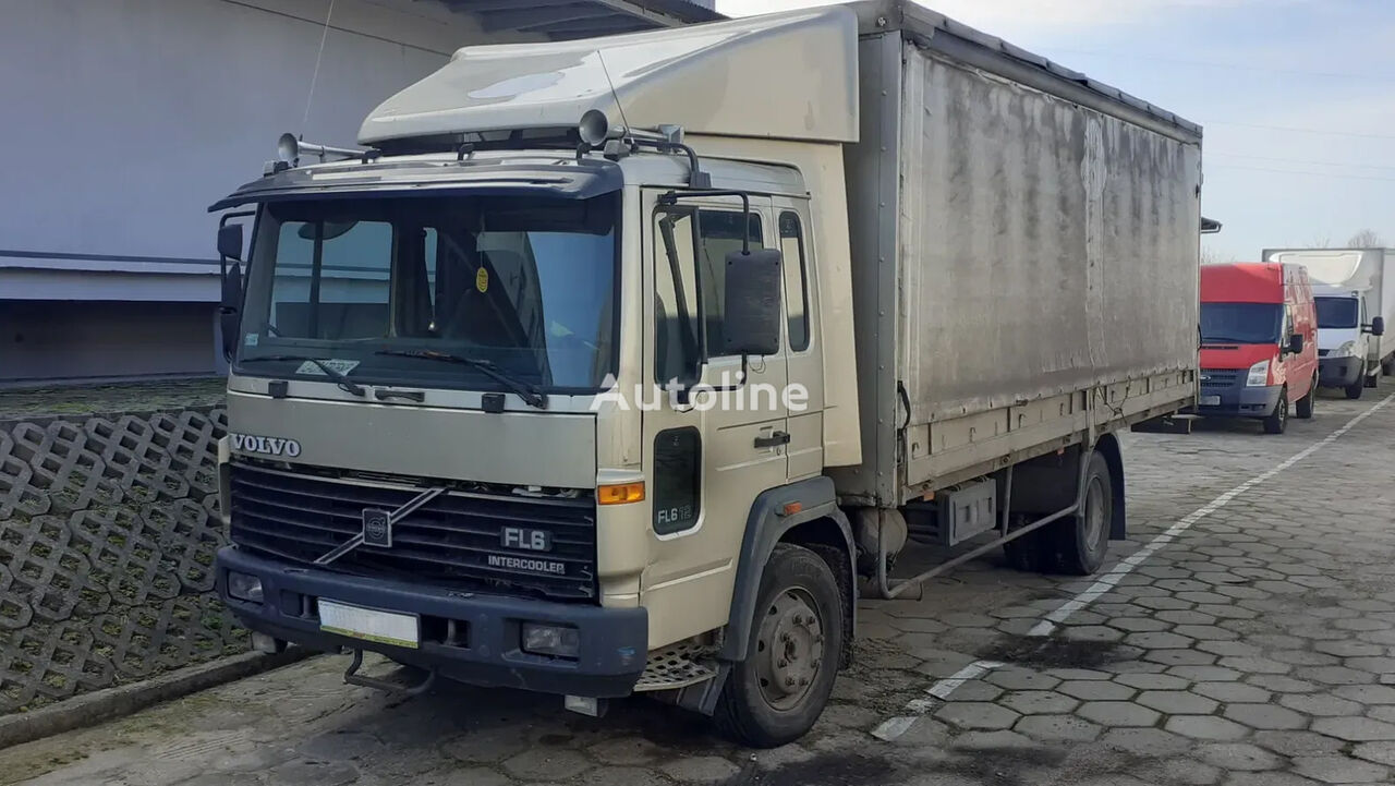 camion rideaux coulissants Volvo FL6