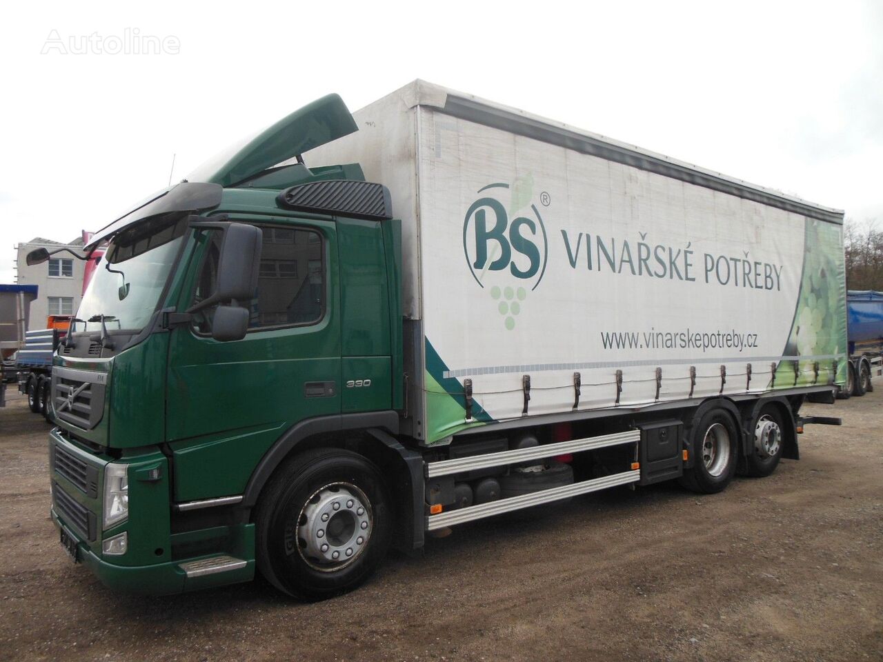 Volvo FM 330 curtainsider truck