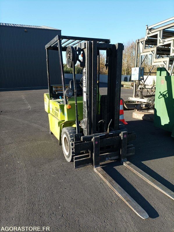 Clark TYPE DPM 25 diesel forklift