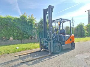 chariot élévateur diesel Doosan D30S 5