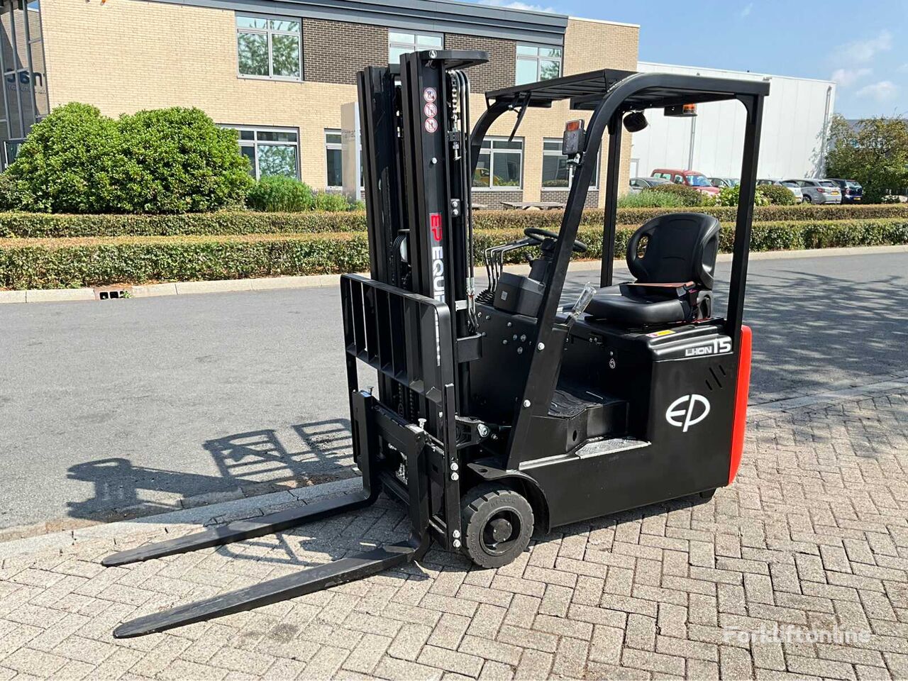 EP EFS 151 diesel forklift