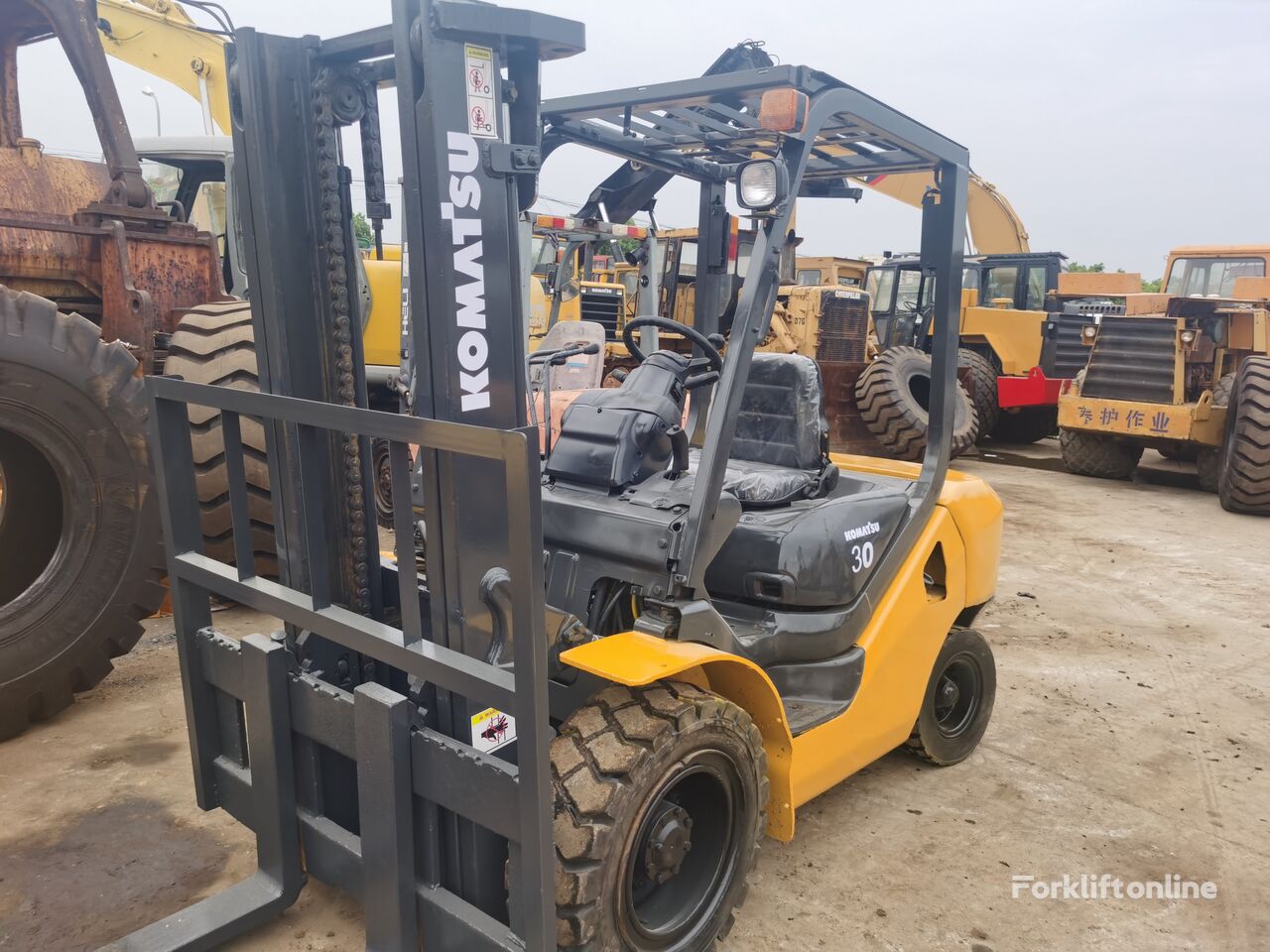 Komatsu FD30 dizel viljuškar - Forkliftonline