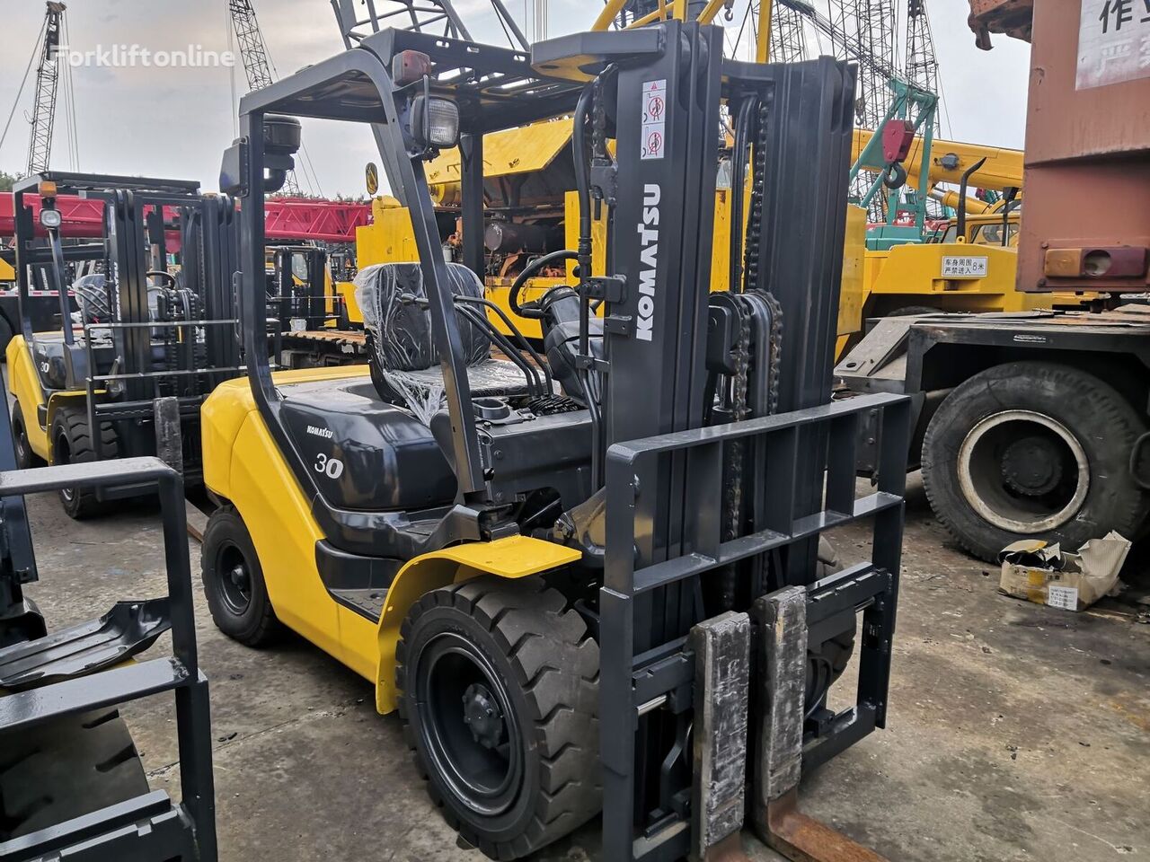 chariot élévateur diesel Komatsu FD30 3ton forklift