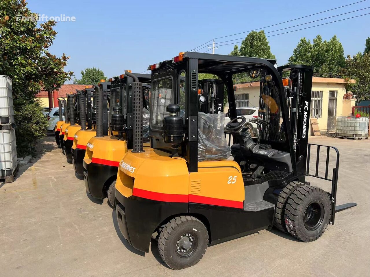 new Mitsubishi CPCD25 TRIPLEX diesel forklift